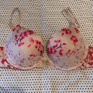 Victoria's Secret Pink and Cream Floral Lace Bra